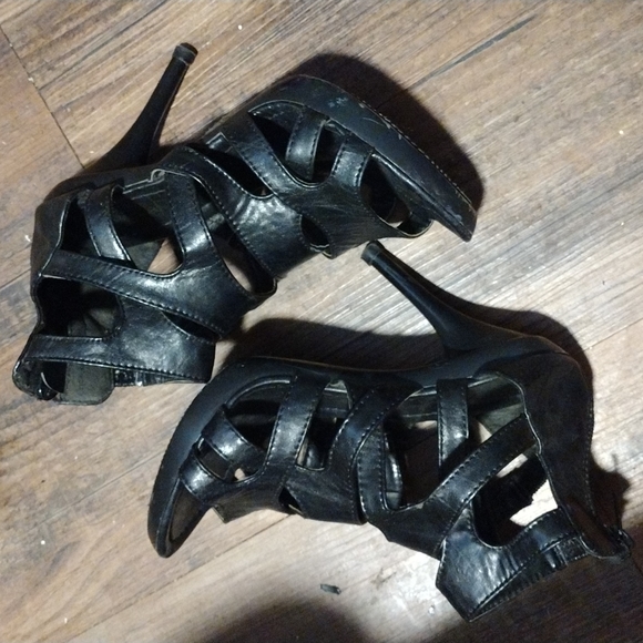 GUC Black Caged Open Toe Booties - Picture 3 of 5